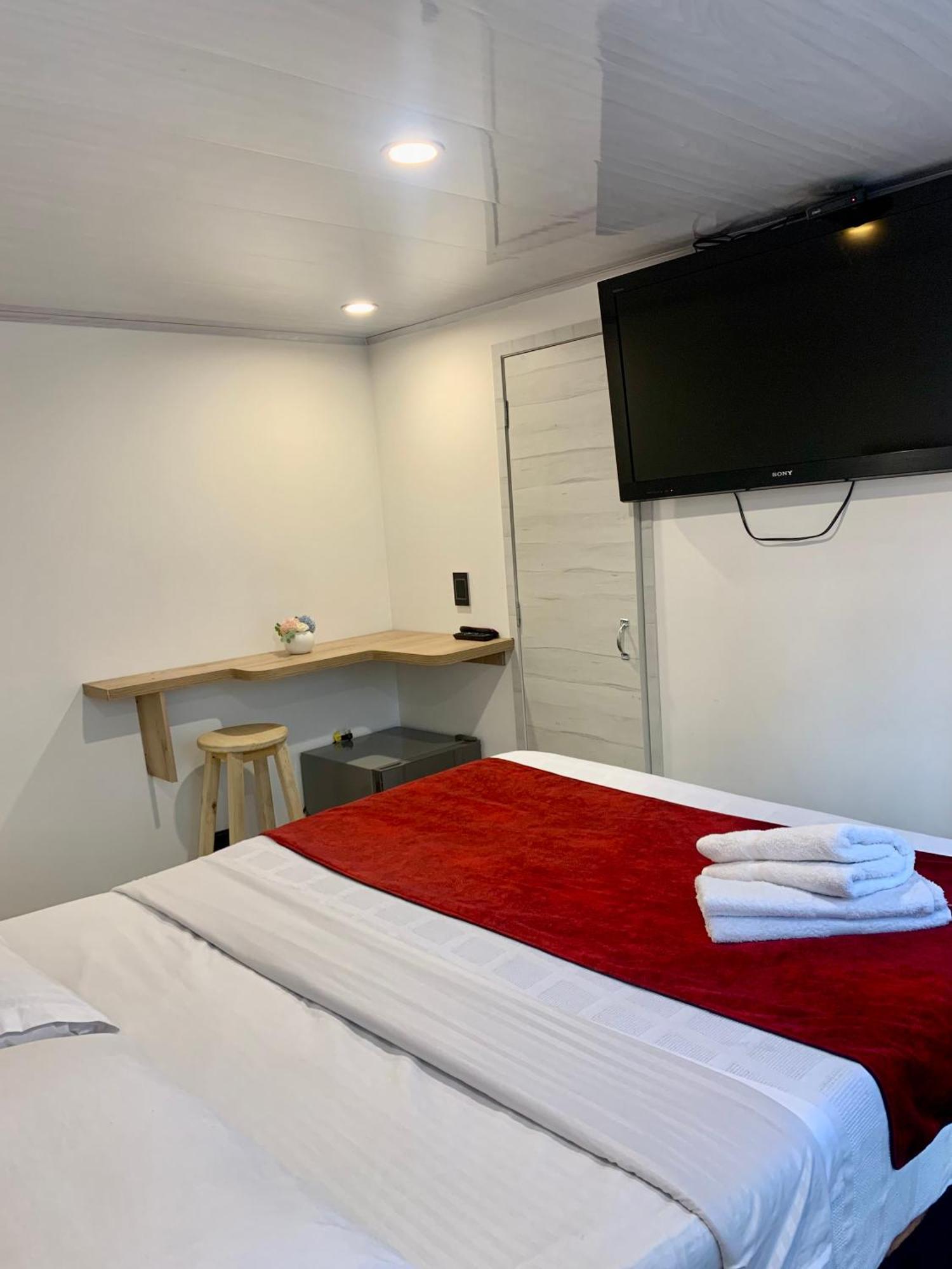 Hotel Urban Center Богота Экстерьер фото