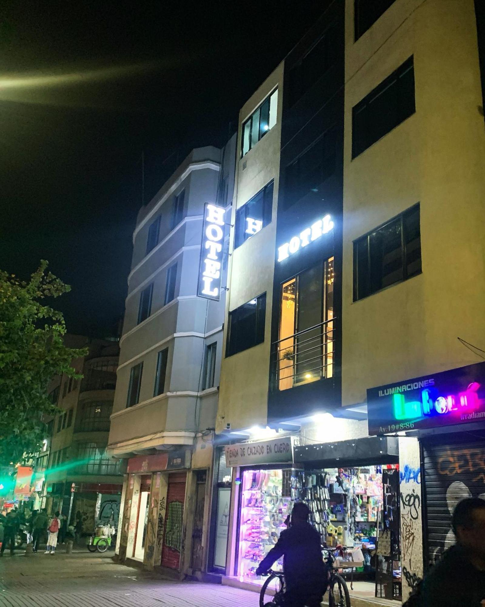 Hotel Urban Center Богота Экстерьер фото